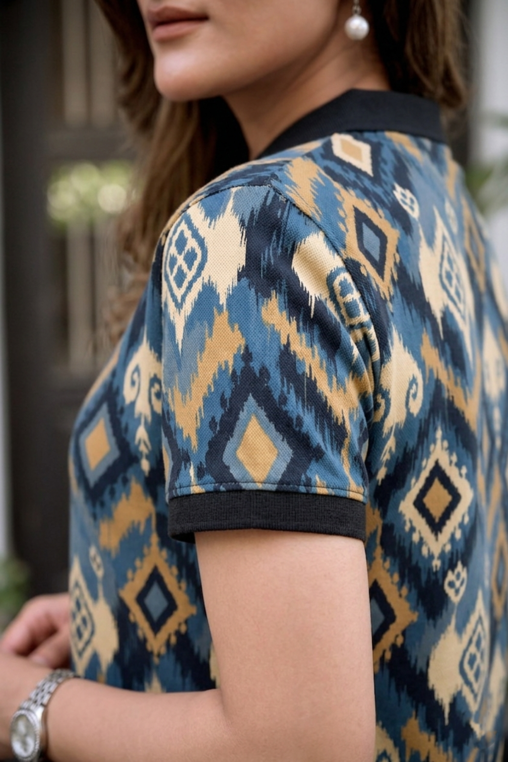 Women Blue Ikat Printed Polo T-Shirt with Black Collar