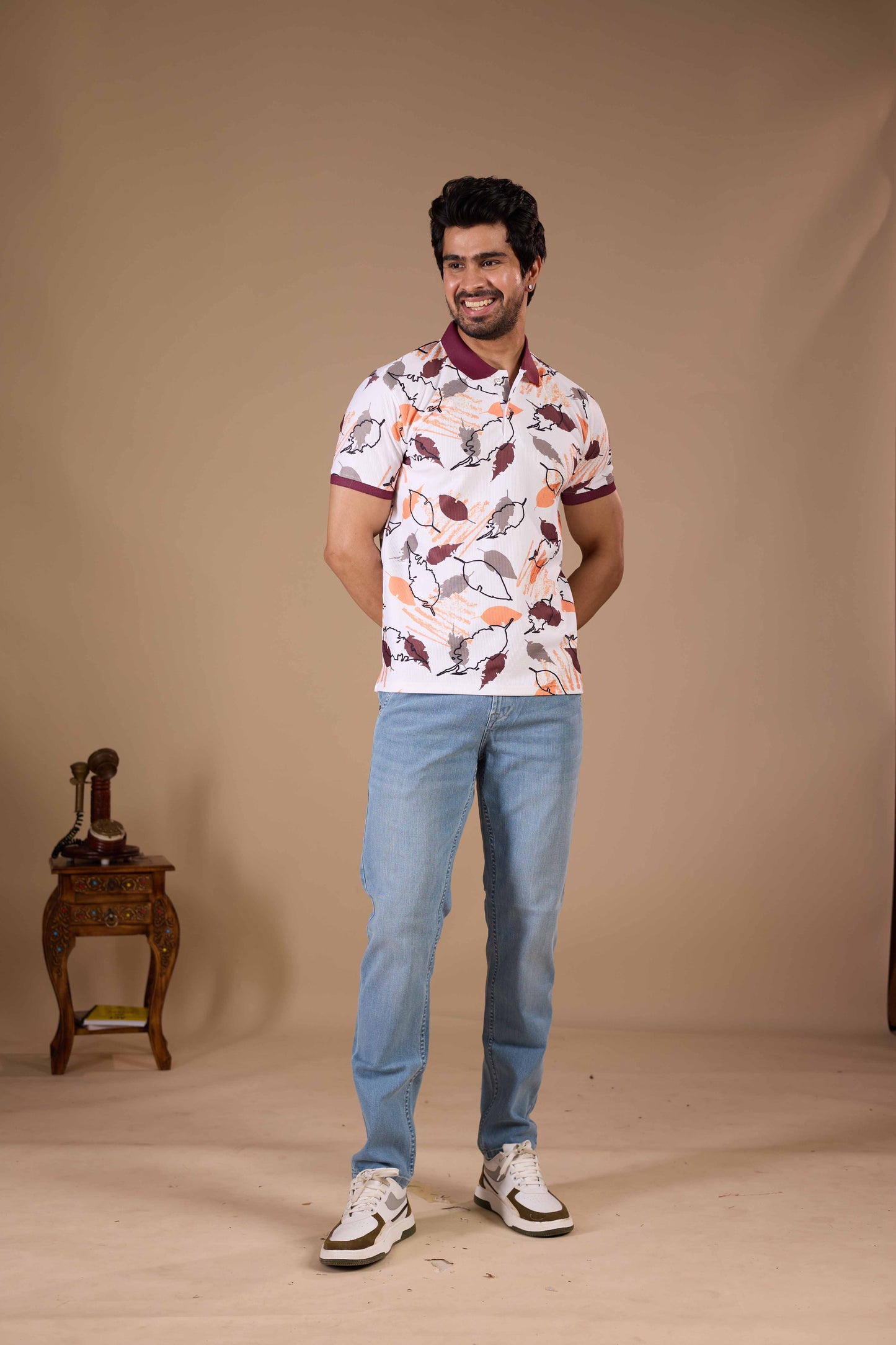 Tshirtsbuddy Men's Abstract Leaf & Crayon Stroke Print Polo T-Shirt