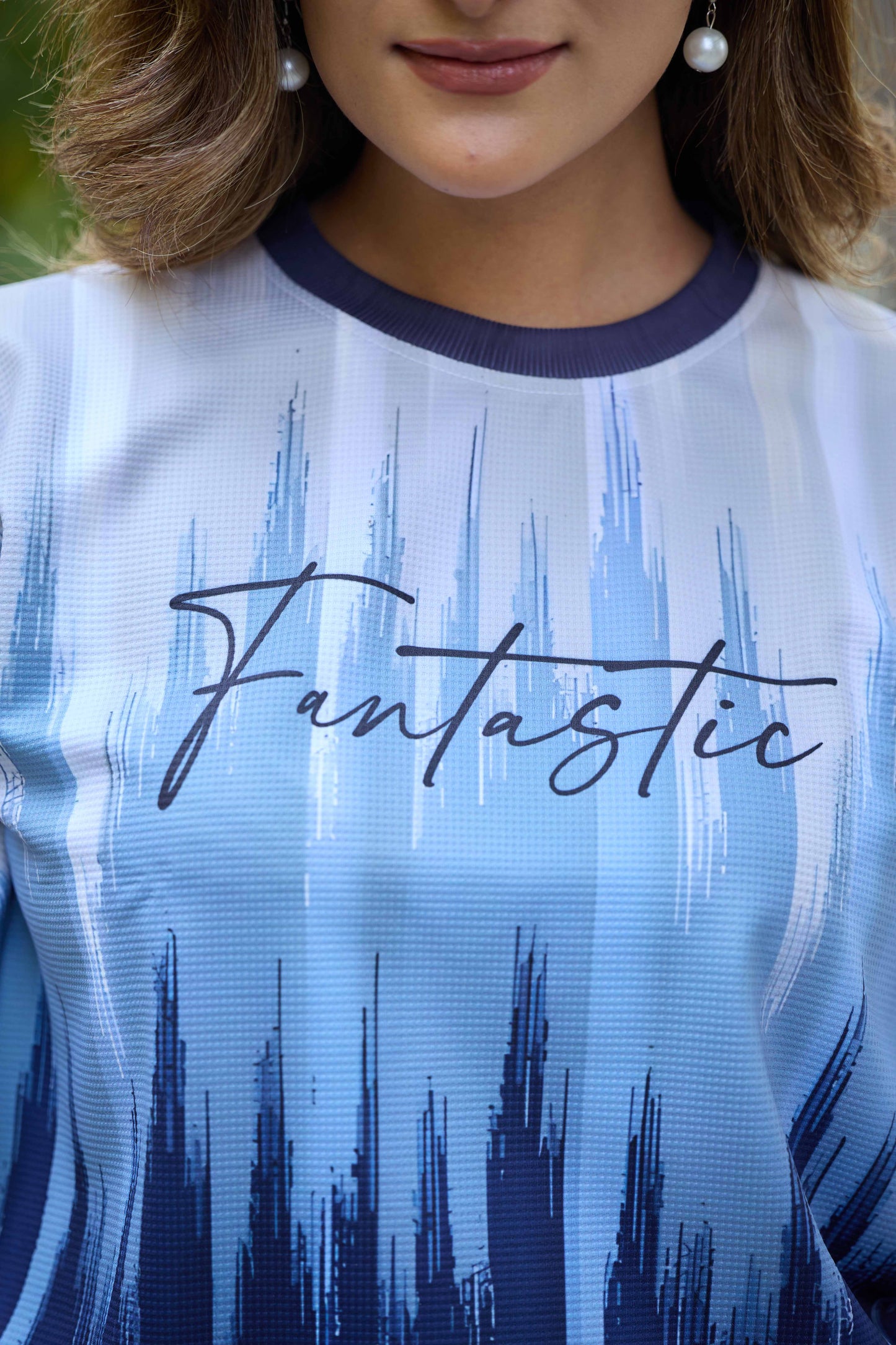 Women’s Blue & White Ombre Graphic T-Shirt